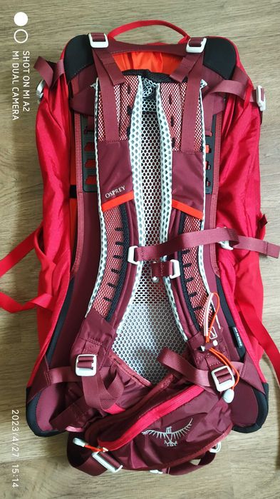 Osprey Stratos 34 Poinsettia Red