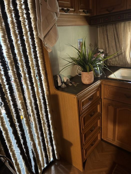 Продавам позиционирана каравана на яз. Искър