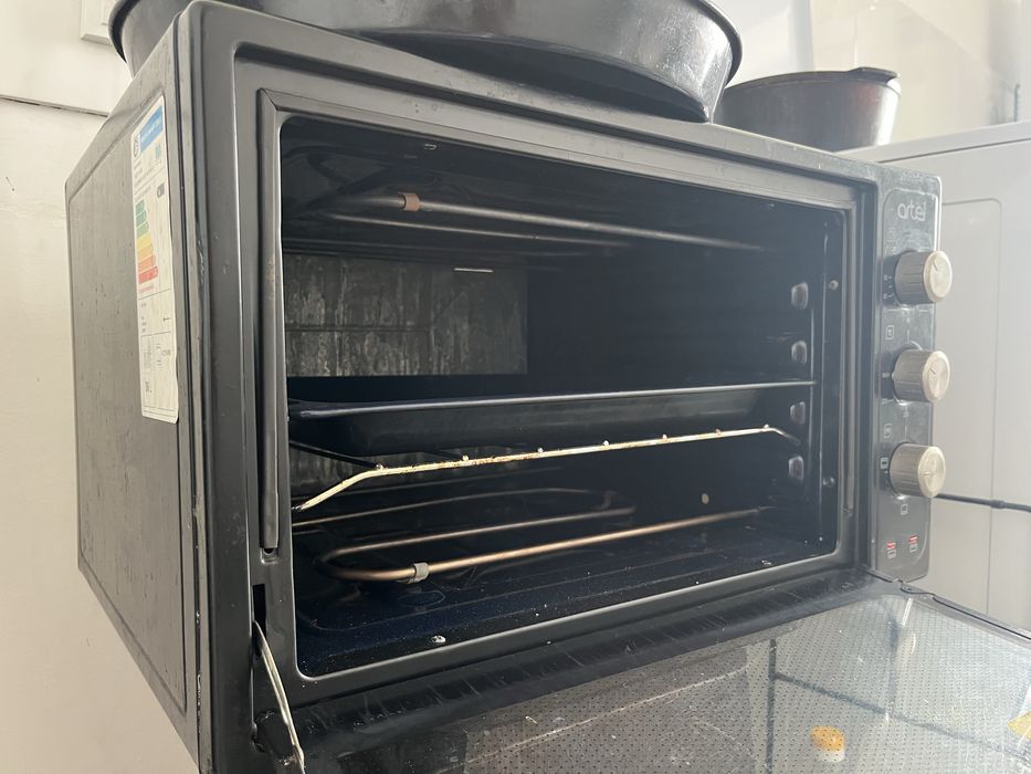 Продам духовку 15