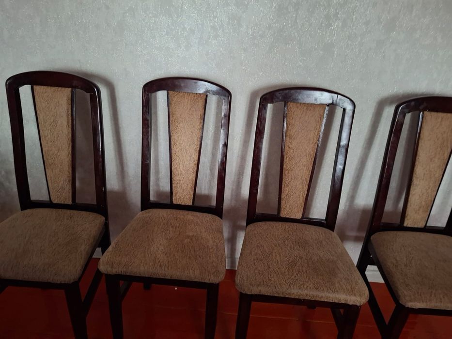 Стулья для гостей