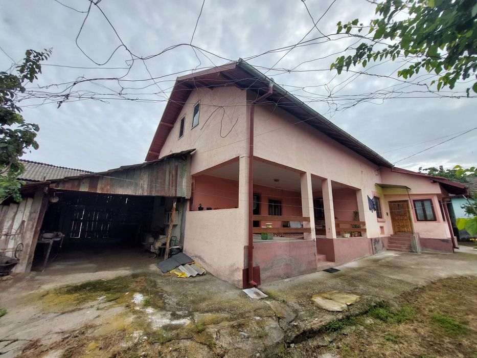 Vând casa zona Budesti