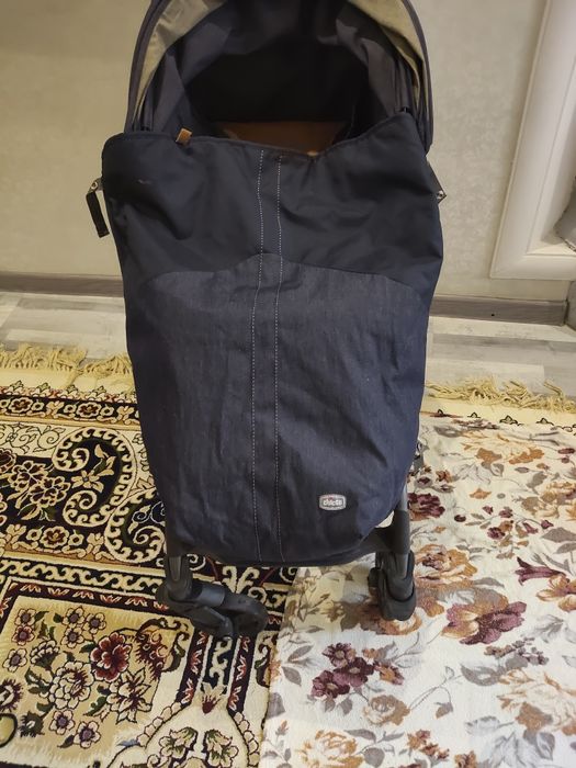 коляска
Лёгкая , манёвренная коляска Chicco Lite way, с хорошей