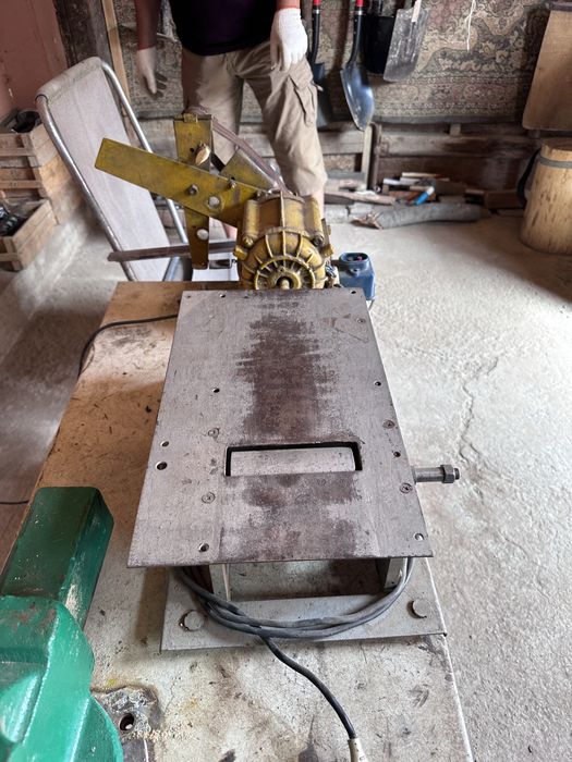 Станок Электроточило и деревообрабатывающий
