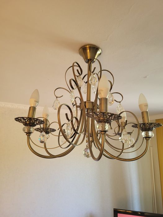 Продаётся люстра