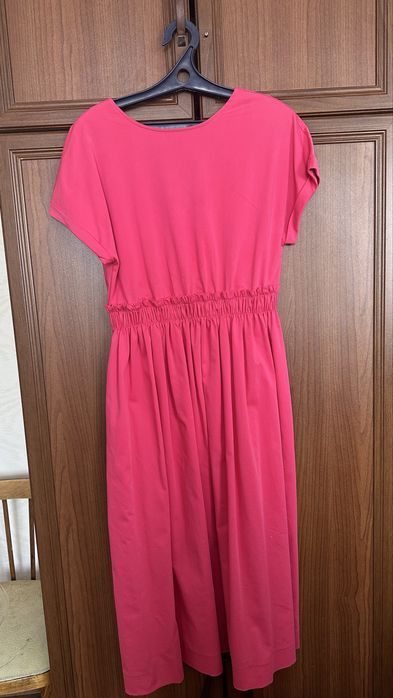 Вся одежда была надета один или два раза.