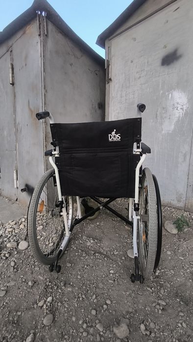Продам инвалидную коляску
