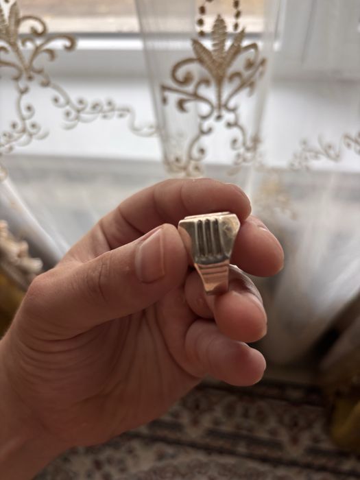 Продам кольцо серебро