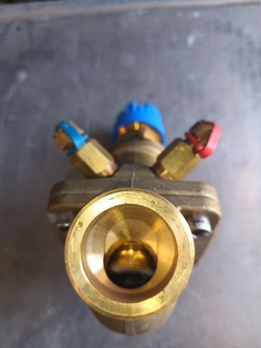 Балансировочный кран