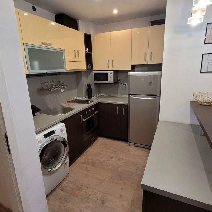 Дава се под наем Двустаен апартамент в София, Център - 67 кв.м за 648.21 € - Снимка #2