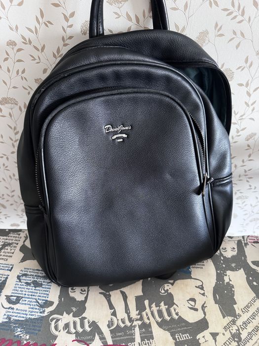 Отдам черный рюкзак