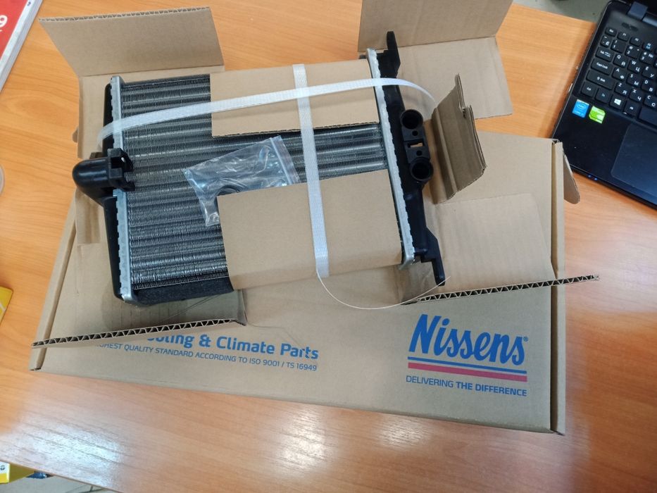 Радиатор печки на Мерседес