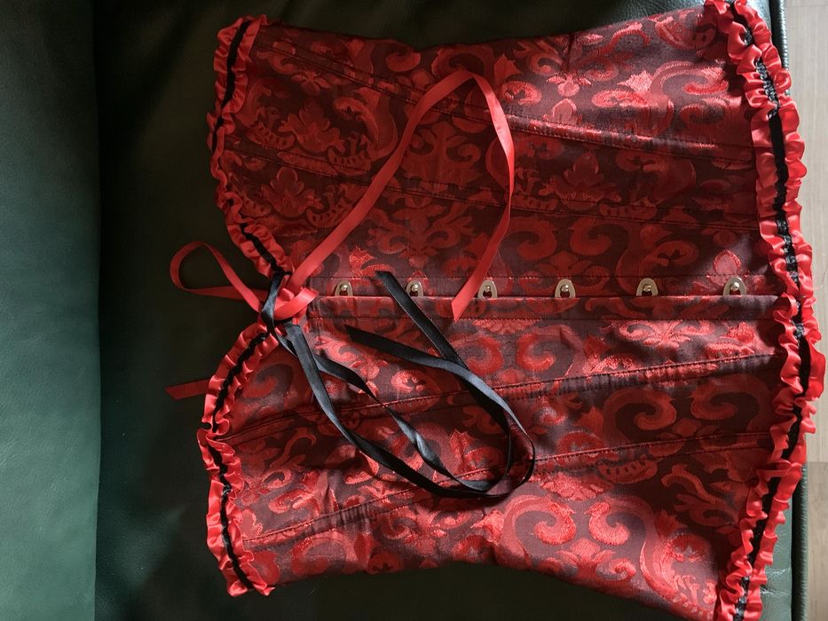 Корсет в стил Мулен Руж