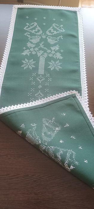 Napron de Crăciun lucrat manual