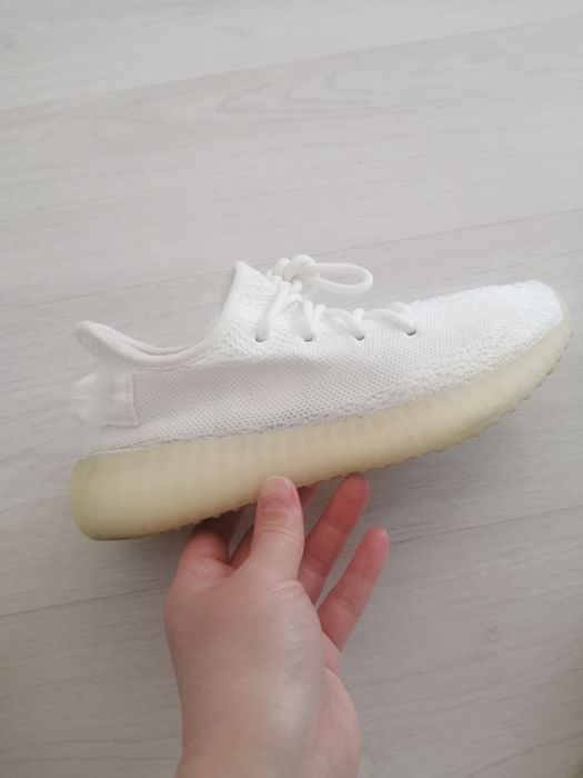 Продаются кроссовки Adidas yeezy