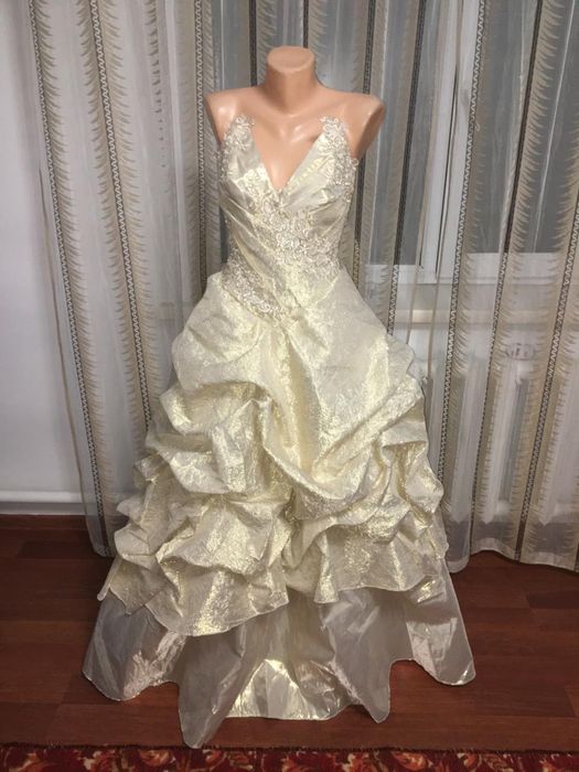 Платье бальное на выпуск на выступление на подиум