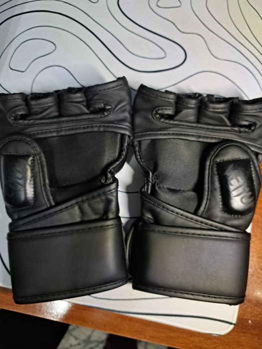 Перчатки для единоборства