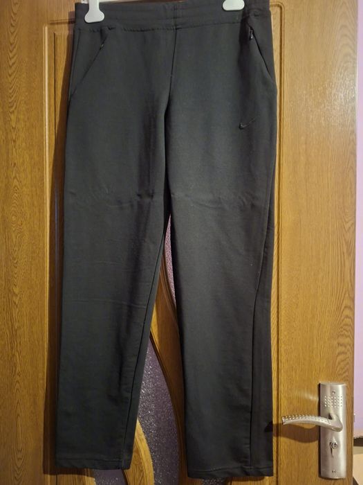 Vând Pantaloni de Trening Damă Nike Originali Italia Mărimea L