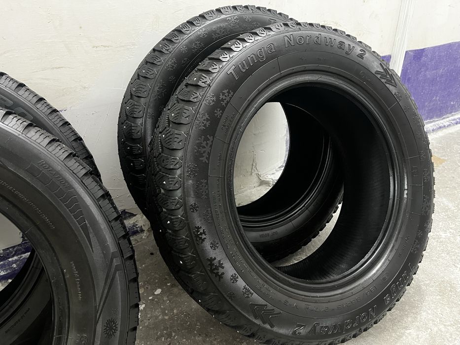 Продам комплект зимней резины R15