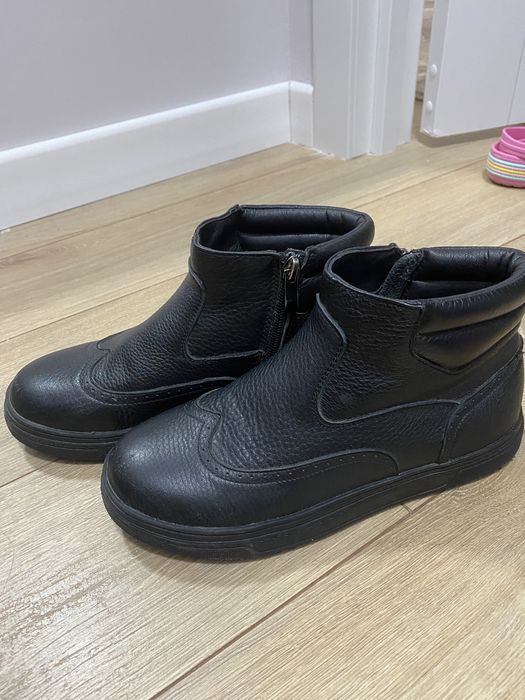 Продам осенние ботинки