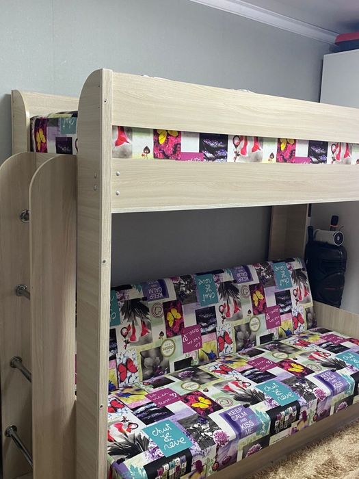 Продам срочно , писать на вацап , в отличном состоянии кровать двухяру