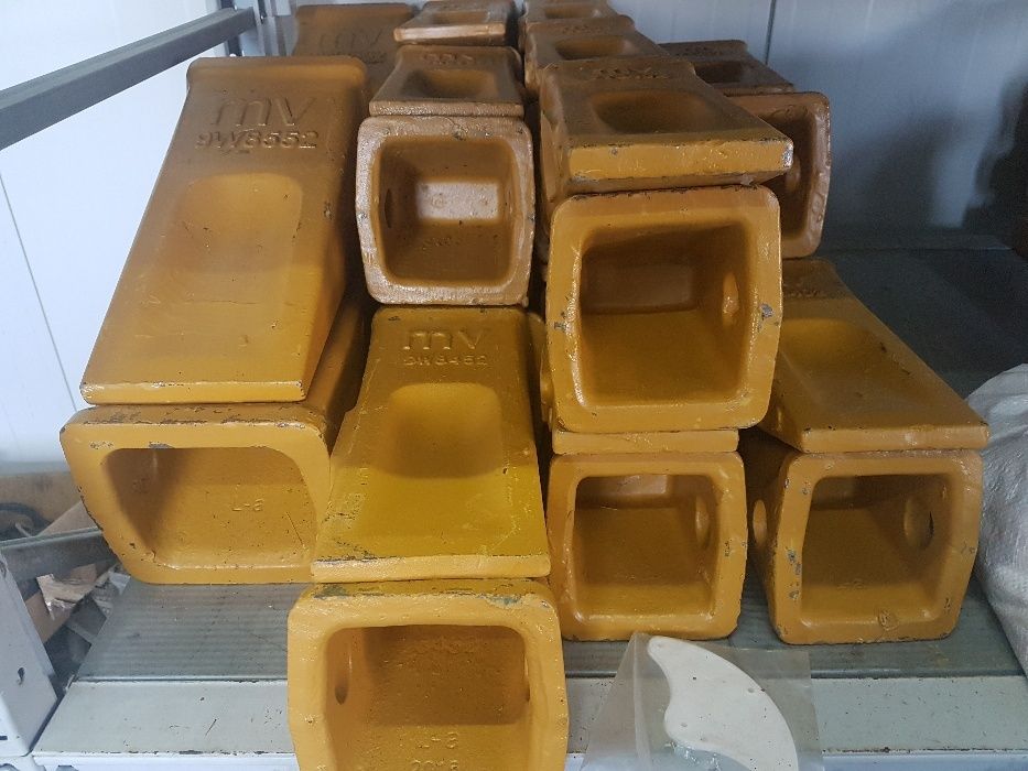 Dinti Cupa Buldoexcavator Miniexcavator Excavator