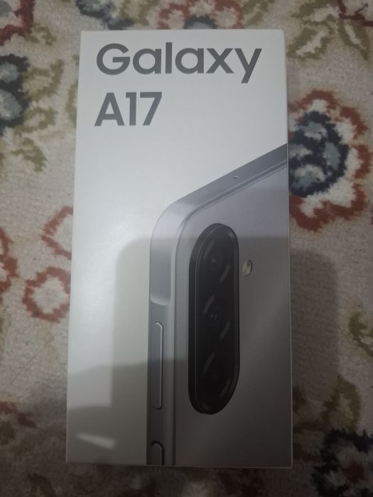 Продам Самсунг А17