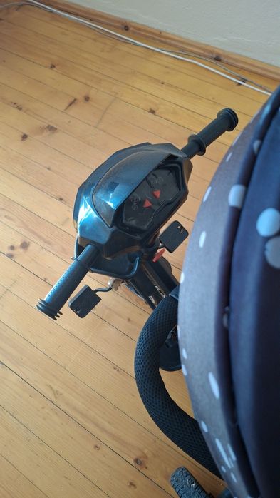 Триколка на Чиполино