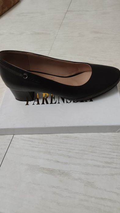 Продается женские туфли