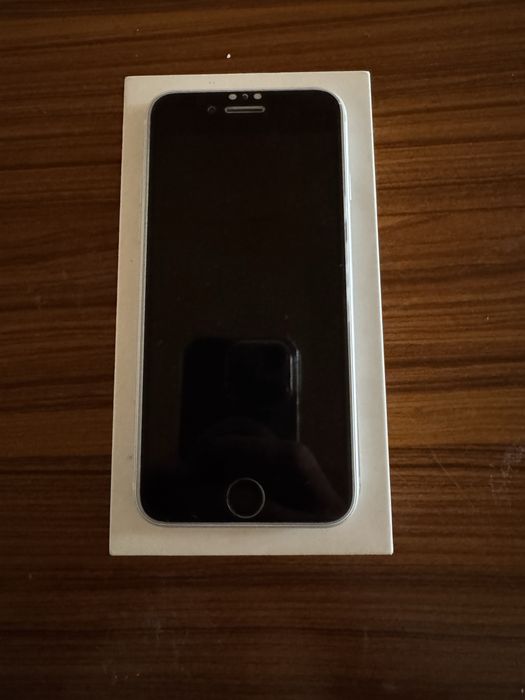 Iphone SE.                                                         2nd