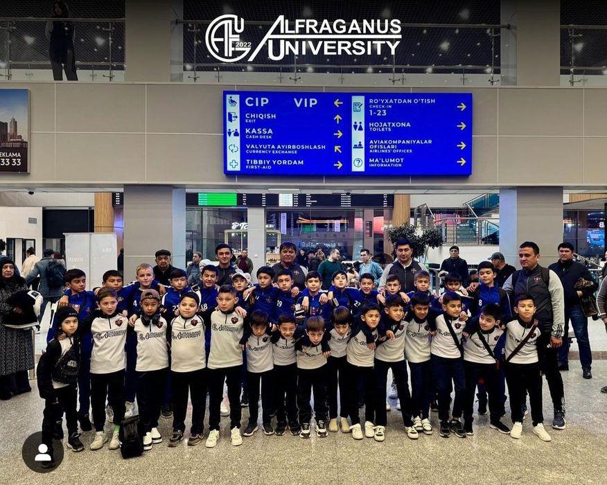 Спортивный костюм, тренировочные и парадный, оптом и в розницу.