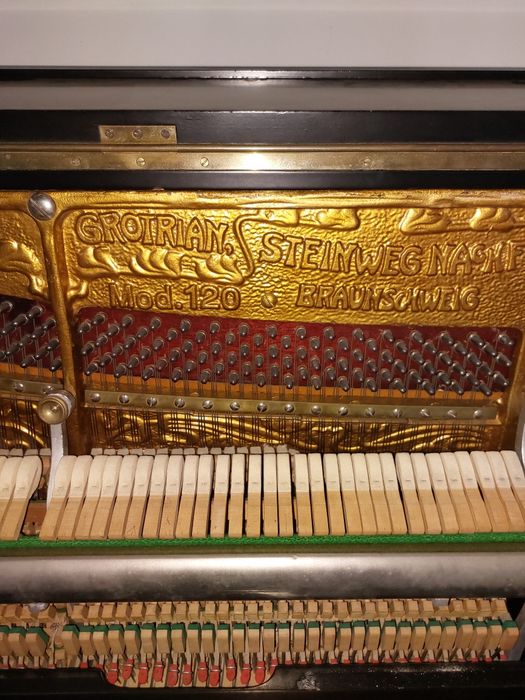 Pianina Grotrian Steinweg ( transport gratuit)