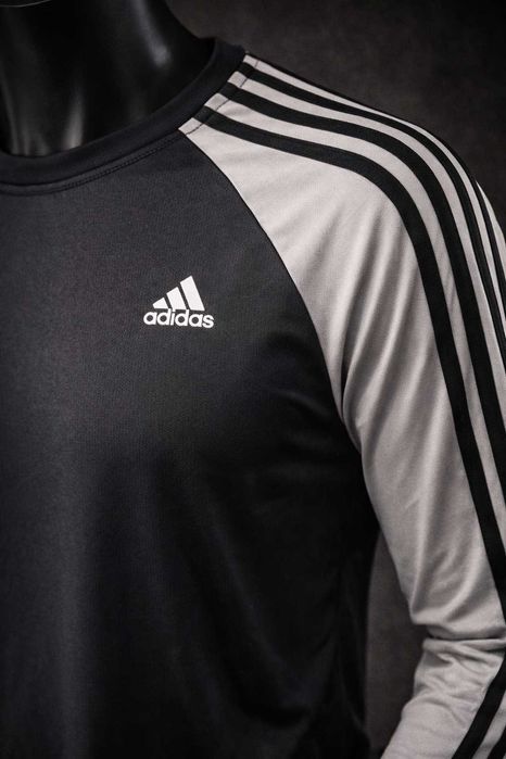 Adidas - блуза M размер