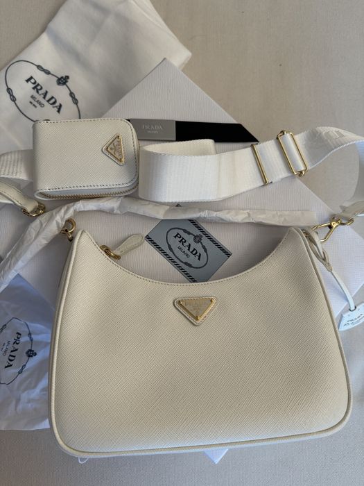 Бяла дамска чанта PRADA RE EDITION 2005