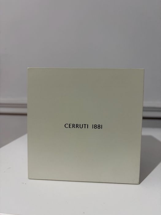 Cerruti 1881 часы