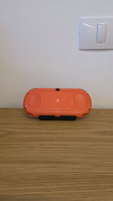 Playstation Vita 2000, Modat, 1500 jocuri, 10 in 1
