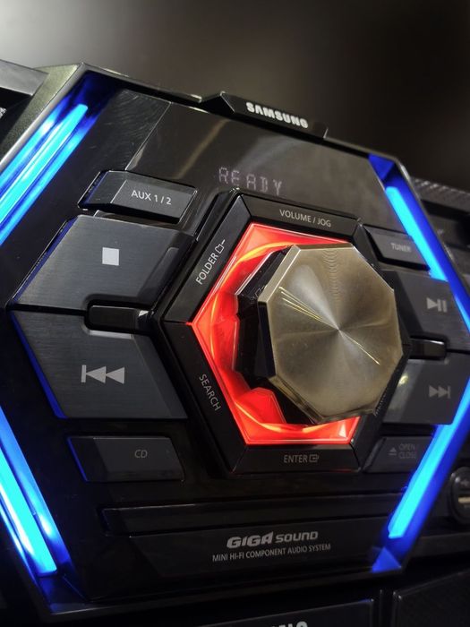 Мощный и качественный музыкальный центр