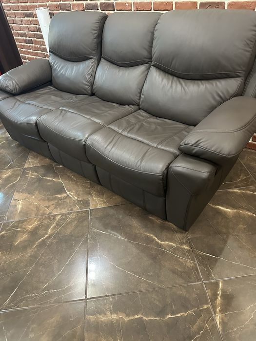 Диван от естествена кожа