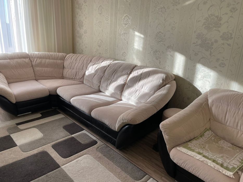 Горка и диван