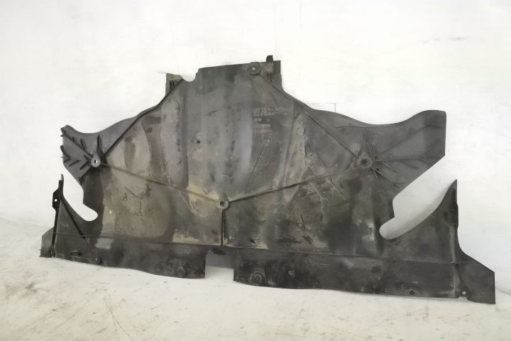 Scut Deflector Pietre Bara Spate Original In Stare Buna Tesla  Model Y