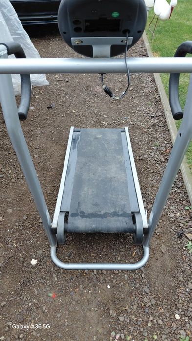 Vând bandă de alergat