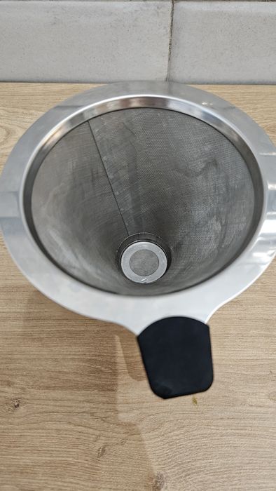 Cafetiera cu inel de lemn