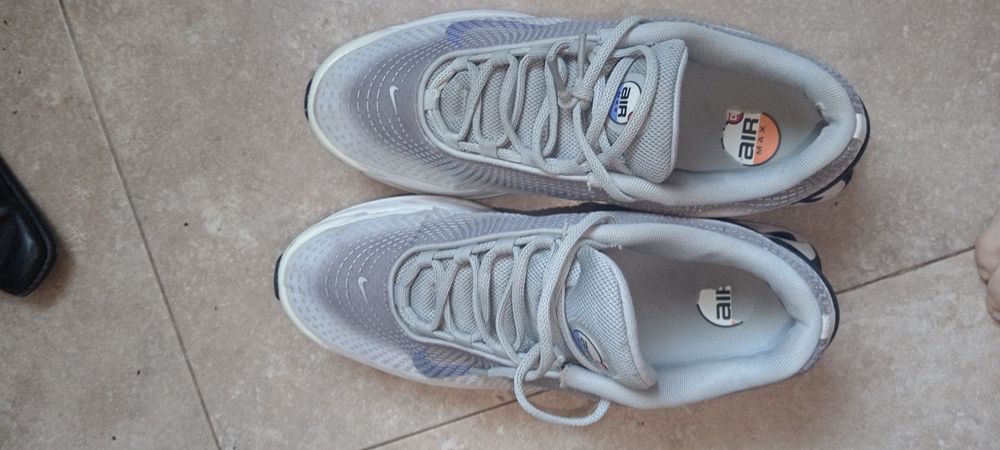 Nike dn withe conditie buna