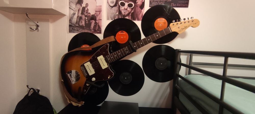 Suport perete pentru chitara electrica