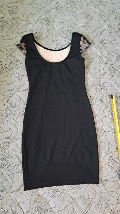 Дамска рокля, памучна материя с дантела в предната част, размер "S".