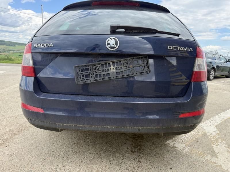 Bara spate completa cu senzori de parcare Skoda Octavia 3 facelift Bre