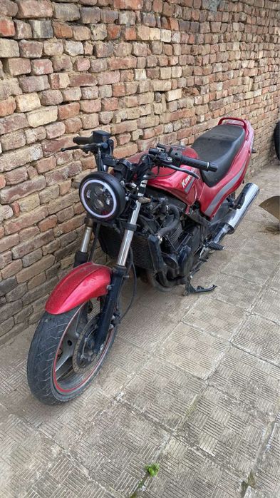 Kawasaki gpz 500s