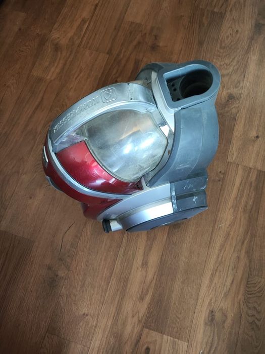 Продам пылесос срочно