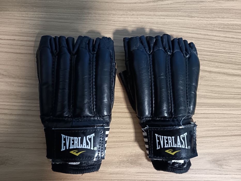 Перчатки боксёрские сосиски