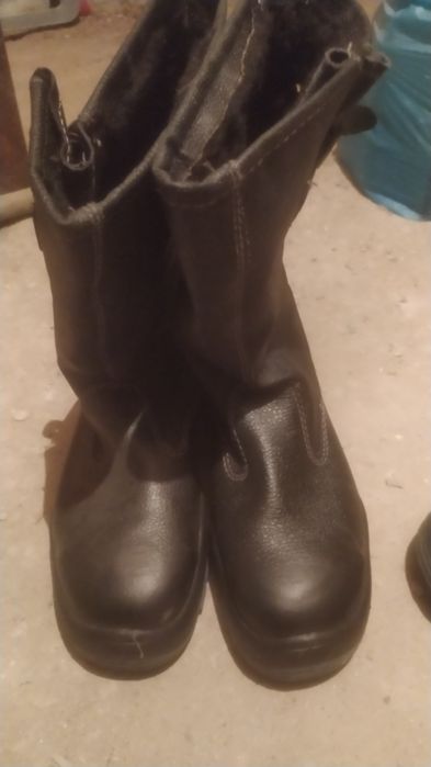 Продам зимние и летние сапоги