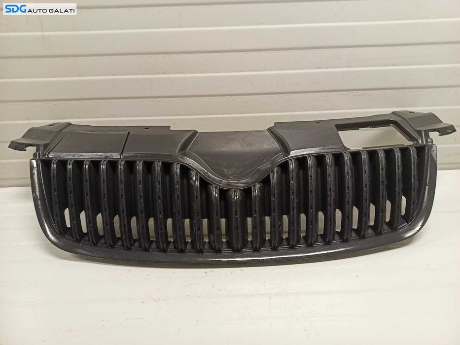 Grila Bara Fata Radiator Skoda Fabia 2 2007 - 2010 Cod 5J0853668 [Z0303]
